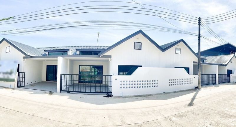 Baan Phatchani Bangchi Lao